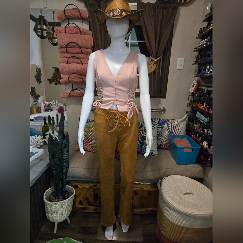 New!  Women's Lace Up Buckled Vest - Picture 7 of 7